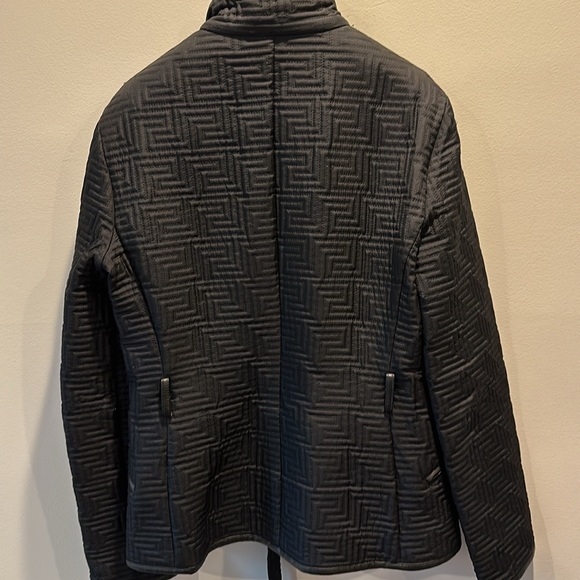 Versace light weight belted jacket - Picture 5 of 8